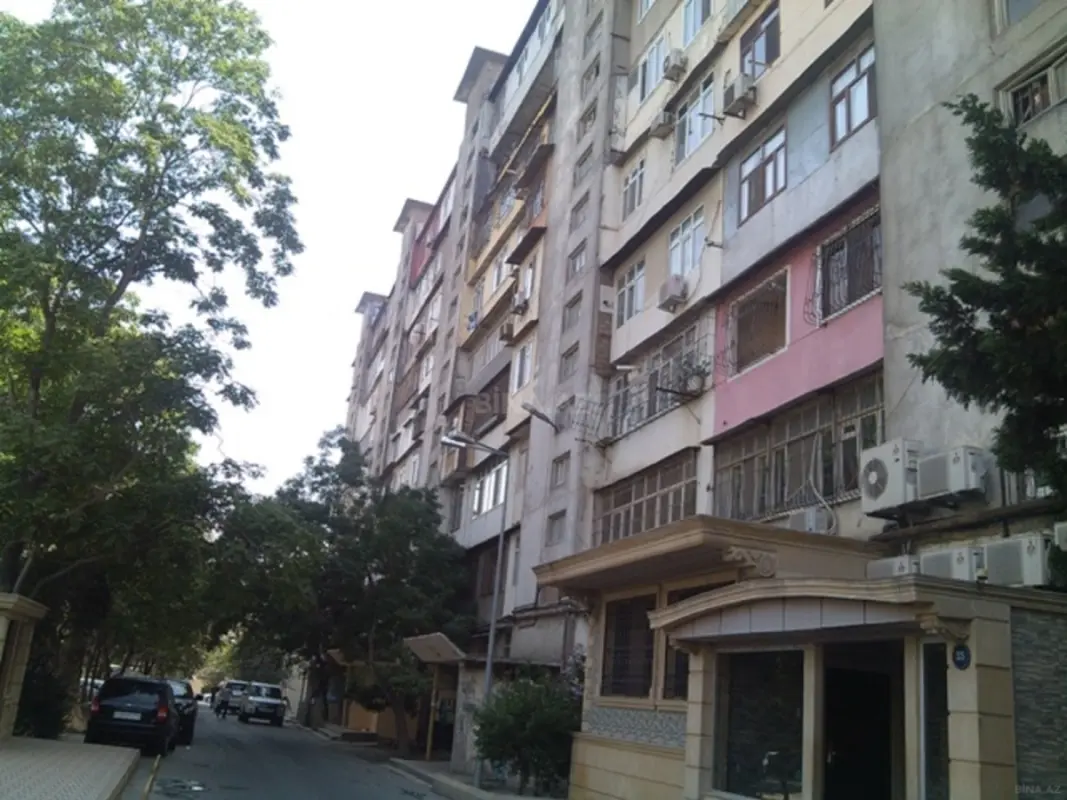 Satılır 4 otaqlı mənzil 105 m²