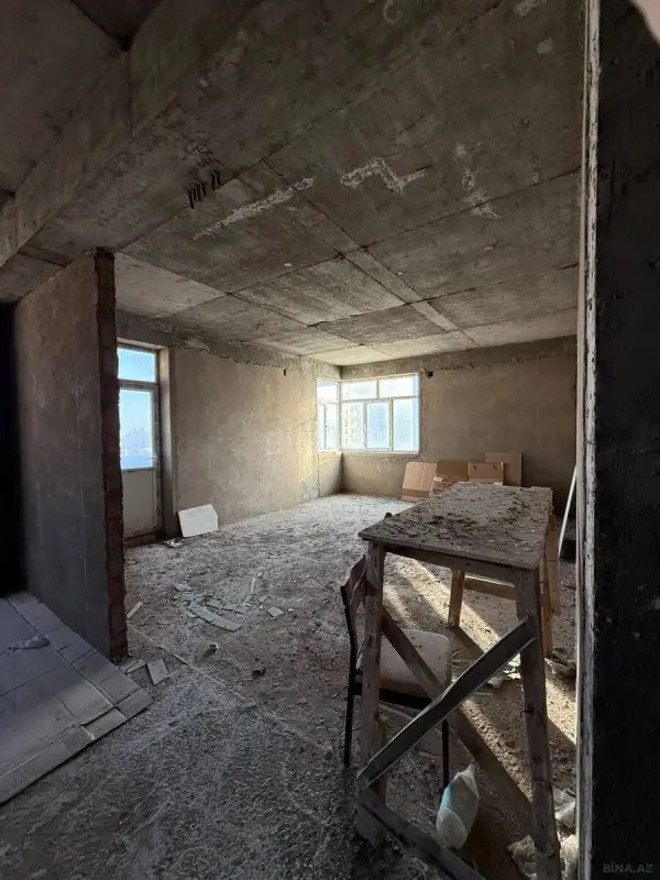 Satılır 3 otaqlı mənzil 130 m²