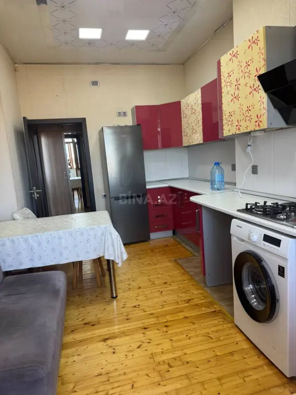 Kirayə verilir 2 otaqlı mənzil 80 m²