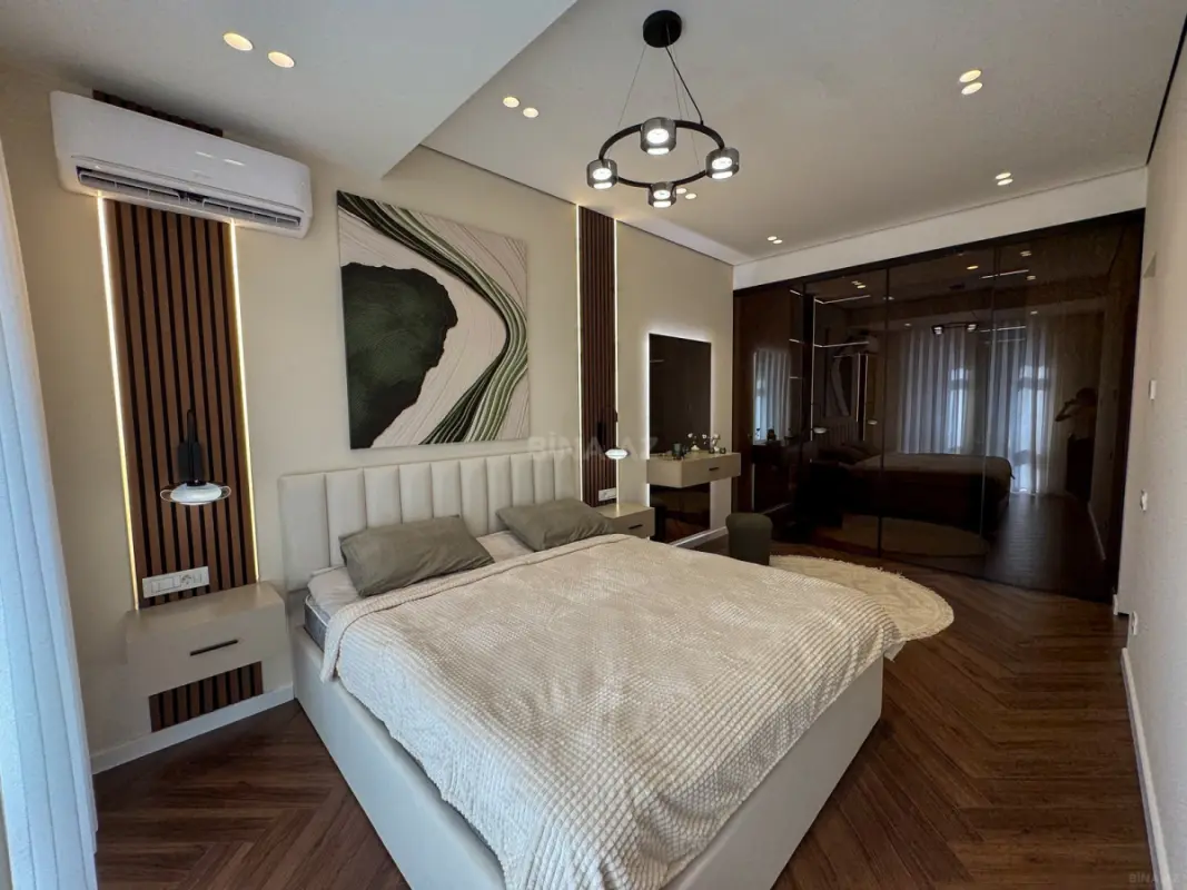 Satılır 2 otaqlı mənzil 67 m²