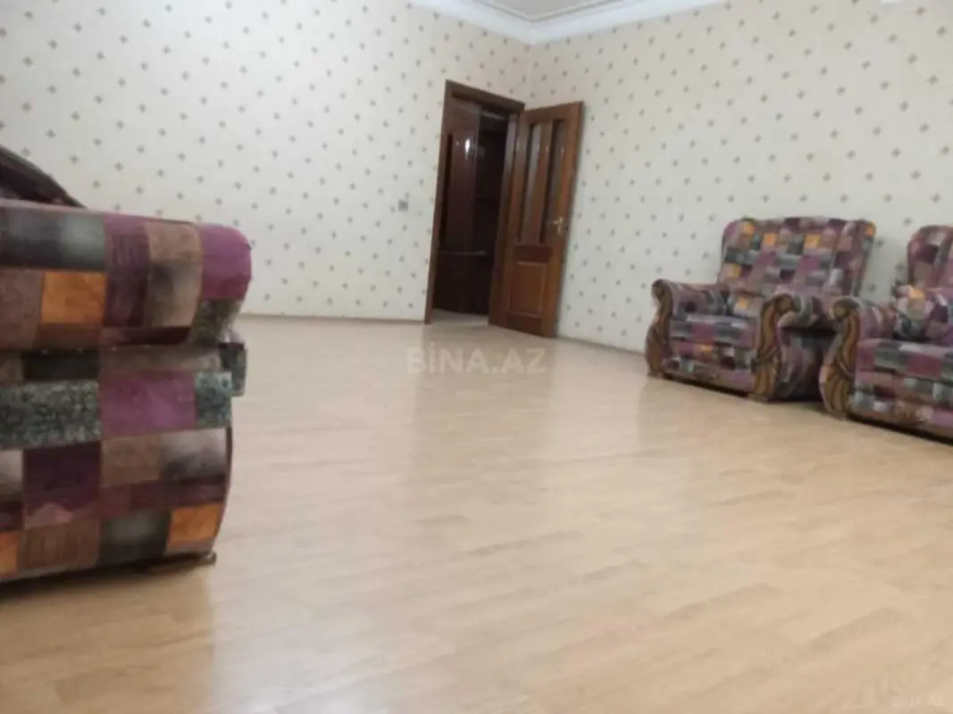 Kirayə verilir 5 otaqlı mənzil 120 m²