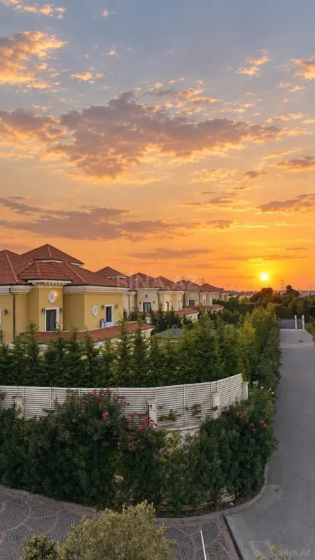 Satılır 7 otaqlı həyət evi 600 m²