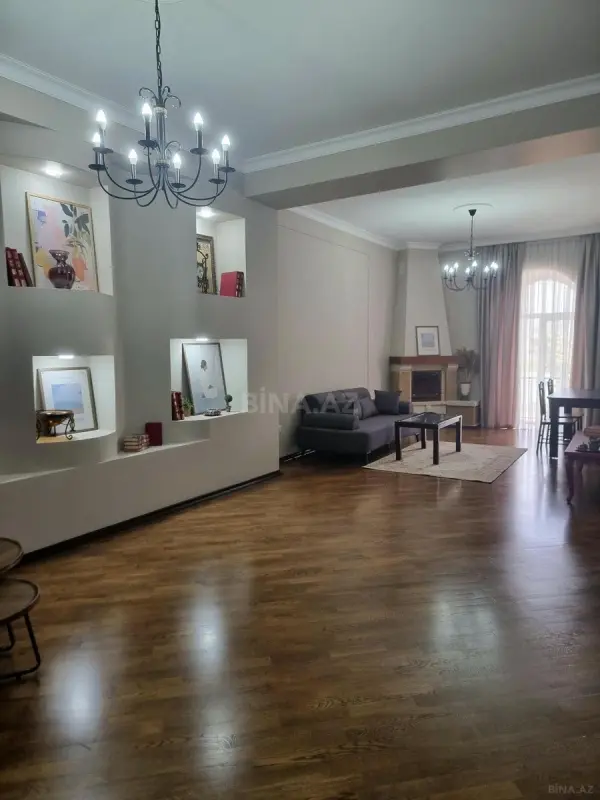 Kirayə verilir 3 otaqlı mənzil 130 m²