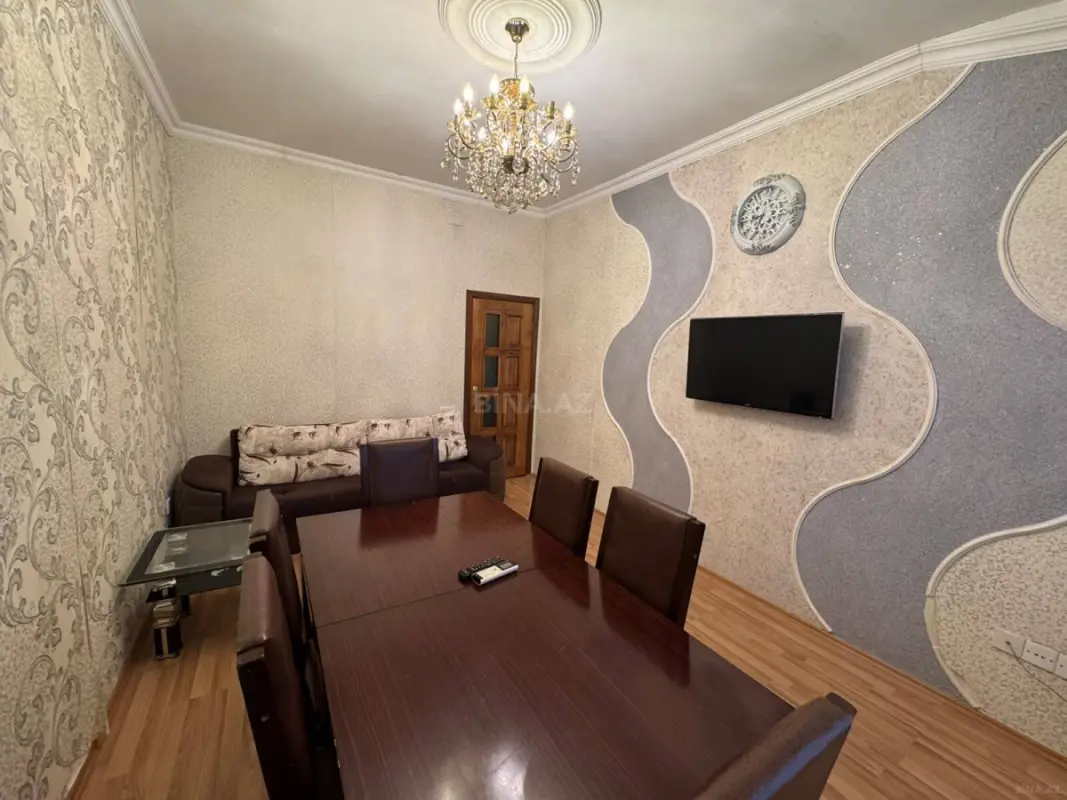 Kirayə verilir 2 otaqlı mənzil 65 m²