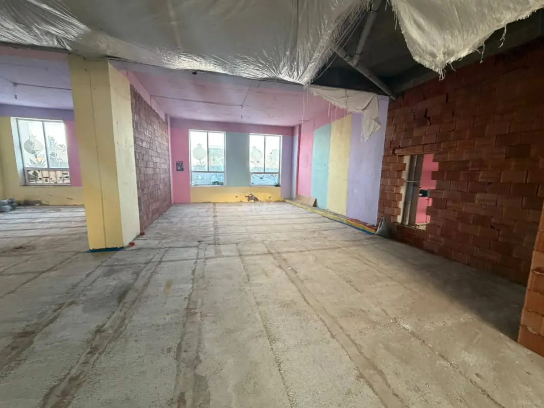 Satılır obyekt 547 m²