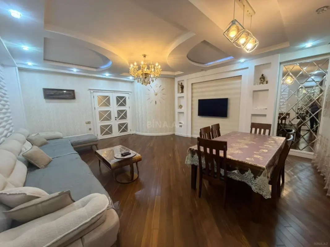 Kirayə verilir 4 otaqlı mənzil 200 m²
