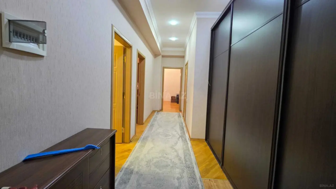 Satılır 2 otaqlı mənzil 105 m²
