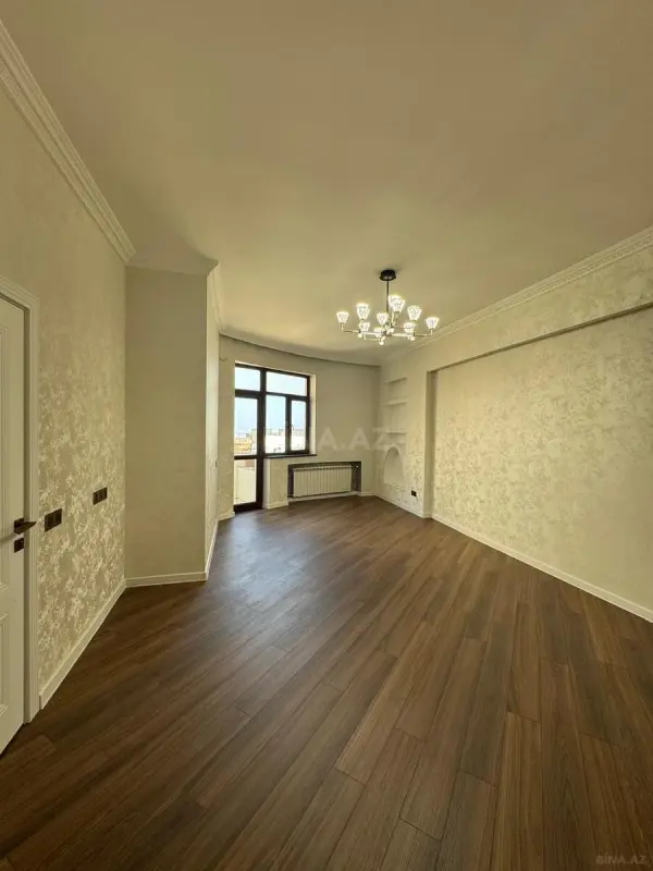 Satılır 3 otaqlı mənzil 130 m²