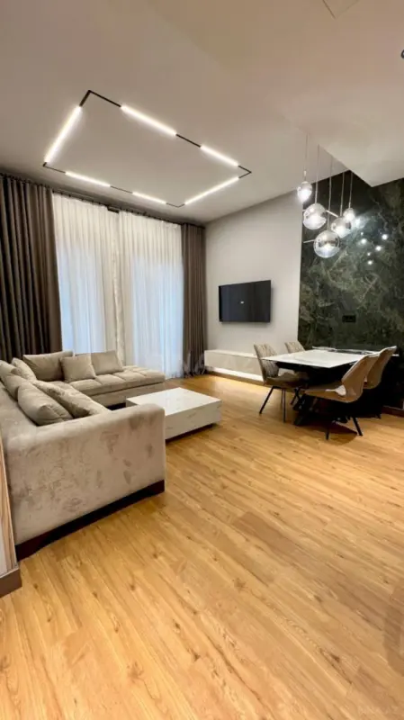 Kirayə verilir 3 otaqlı mənzil 140 m²