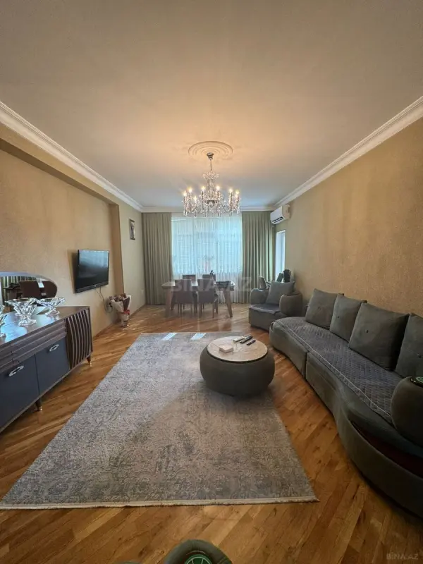 Satılır 3 otaqlı mənzil 105 m²