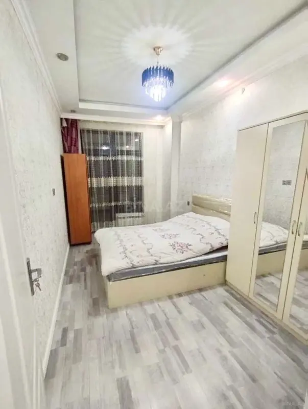 Kirayə verilir 2 otaqlı mənzil 70 m²
