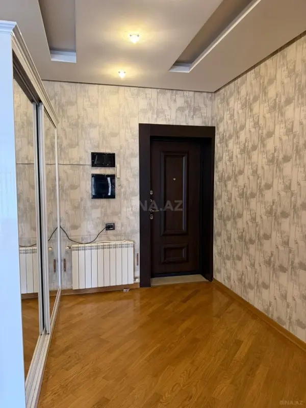 Satılır 2 otaqlı mənzil 118 m²