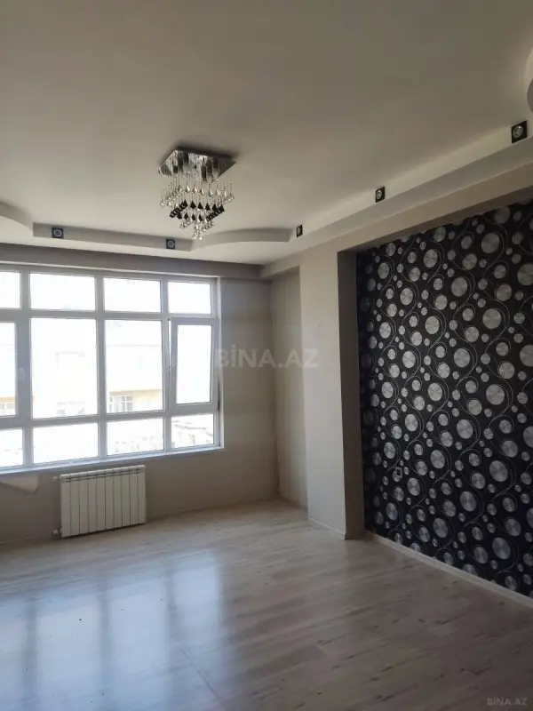 Kirayə verilir 4 otaqlı mənzil 135 m²