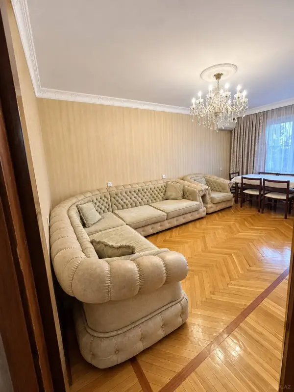 Satılır 4 otaqlı mənzil 112 m²