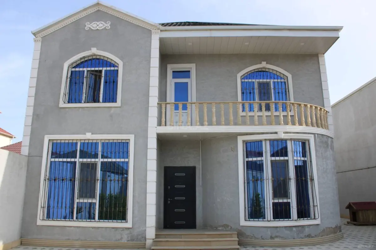 Satılır 7 otaqlı həyət evi 280 m²