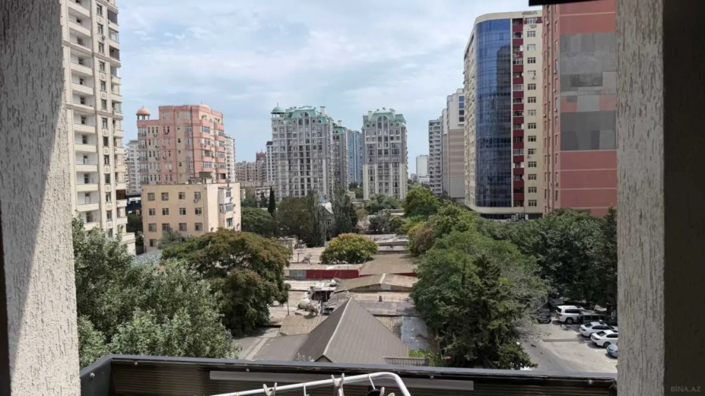 Satılır 3 otaqlı mənzil 93 m²