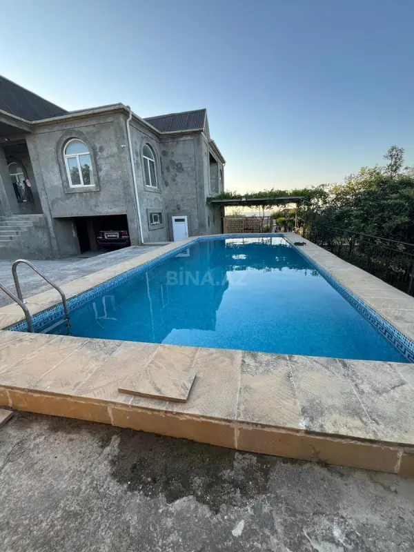 Satılır 6 otaqlı həyət evi 226 m²