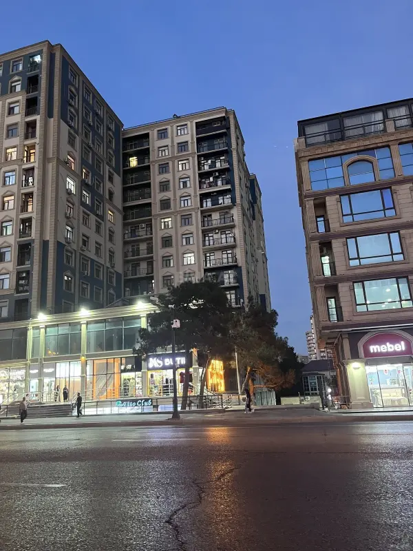 Satılır 4 otaqlı mənzil 129 m²
