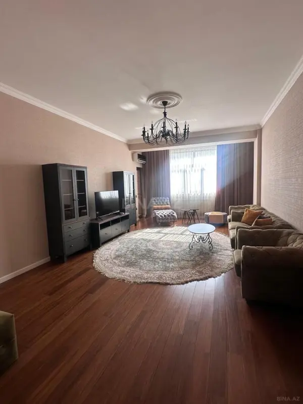 Kirayə verilir 3 otaqlı mənzil 115 m²