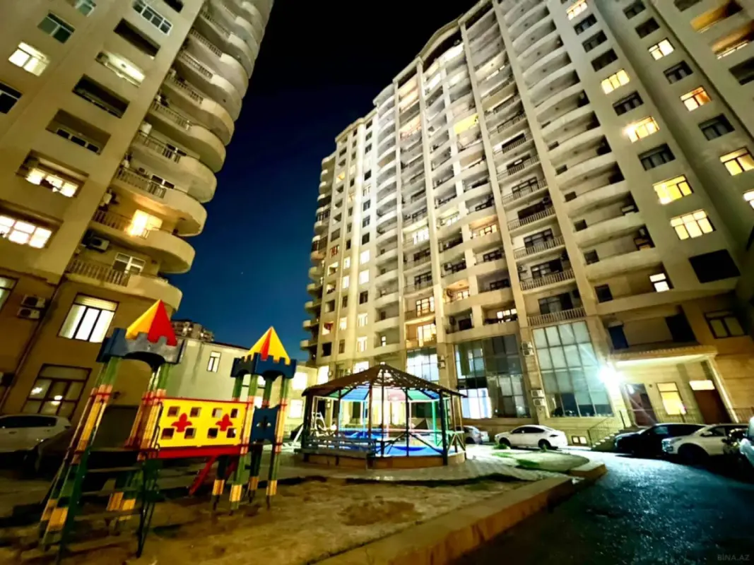 Satılır 3 otaqlı mənzil 170 m²
