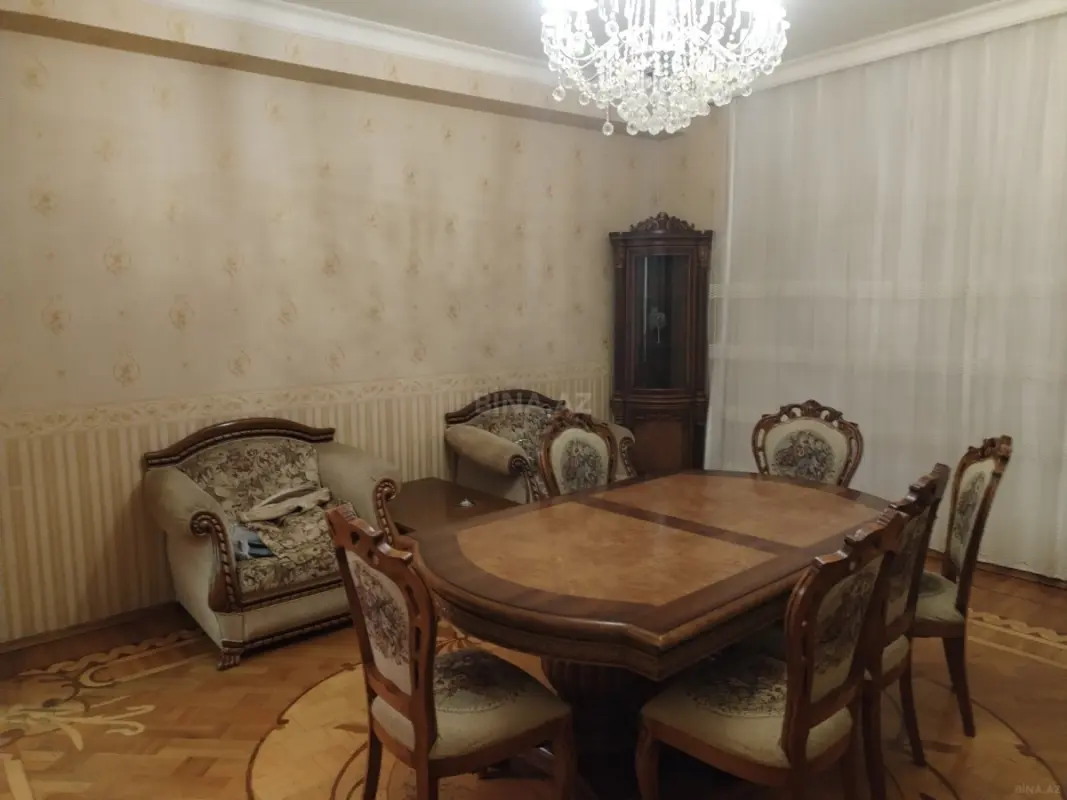 Kirayə verilir 3 otaqlı mənzil 130 m²