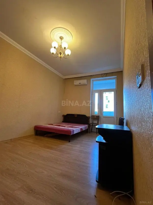 Satılır 1 otaqlı mənzil 40 m²
