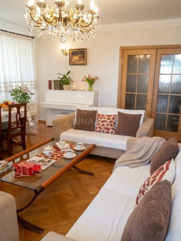 Kirayə verilir 4 otaqlı mənzil 120 m²