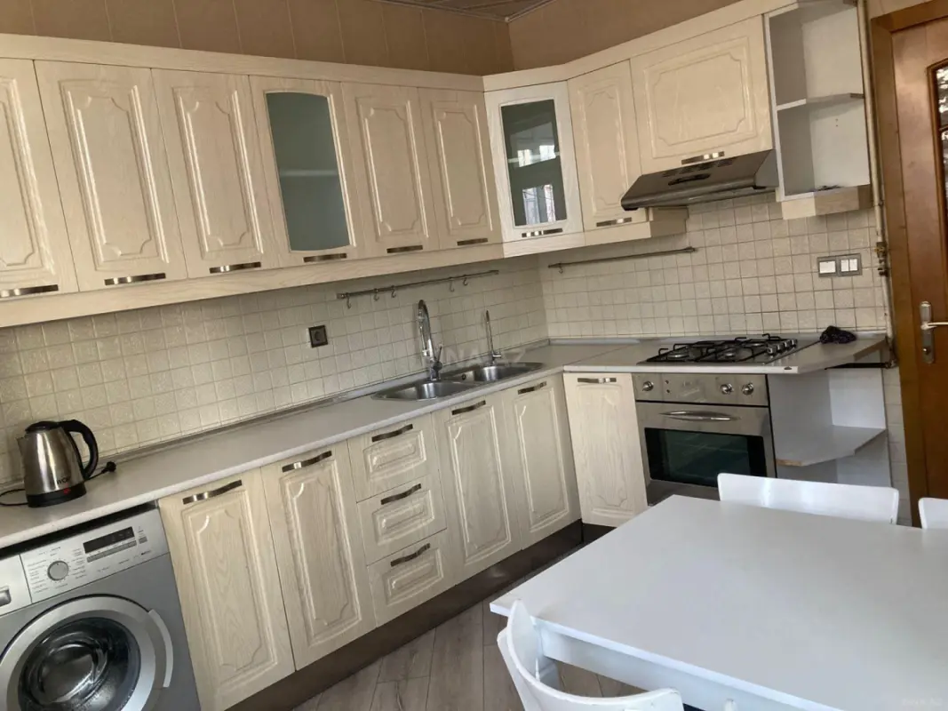 Kirayə verilir 3 otaqlı mənzil 102 m²