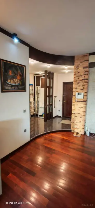 Kirayə verilir 3 otaqlı mənzil 140 m²
