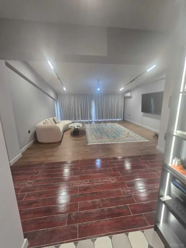 Satılır 2 otaqlı mənzil 165 m²