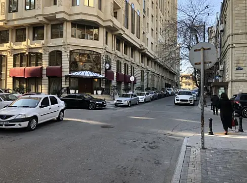 Satılır obyekt 61 m² — Bakı 61.00 m²