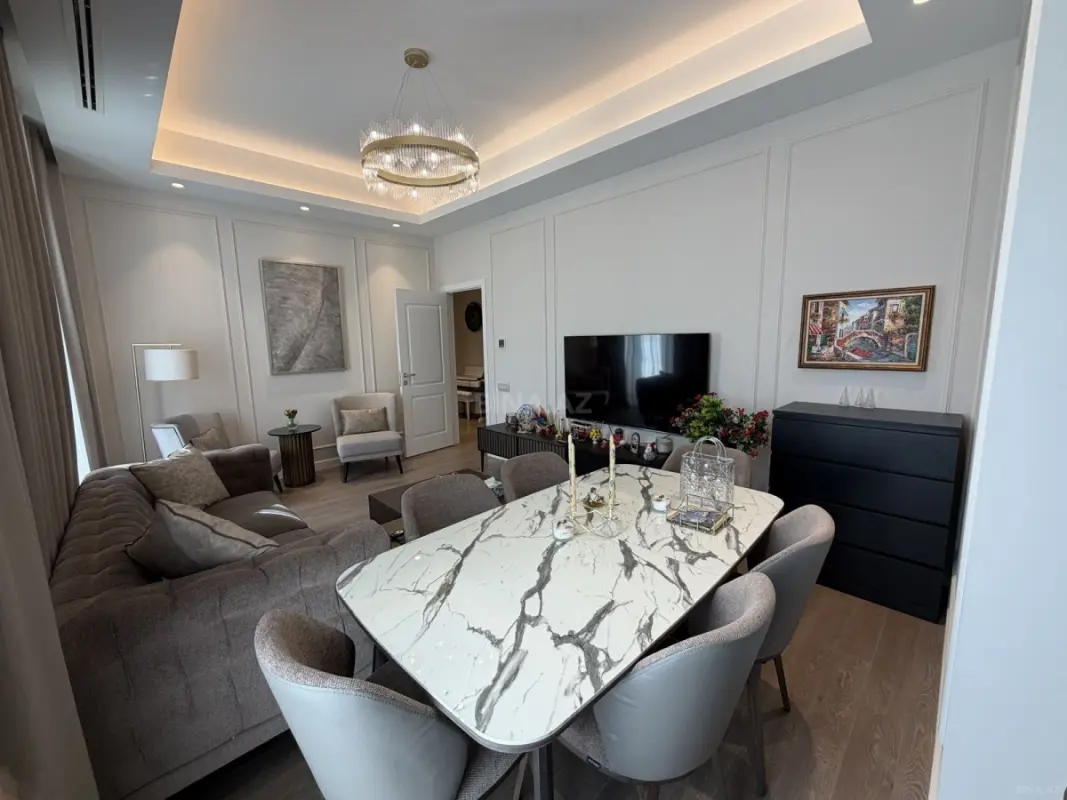 Satılır 4 otaqlı mənzil 127 m²
