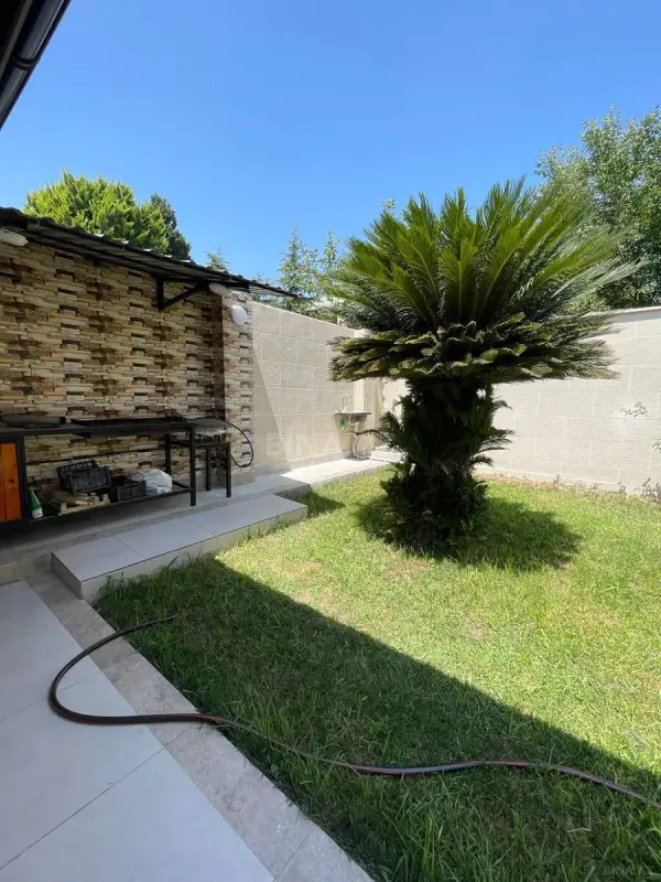 Satılır 3 otaqlı həyət evi 200 m²