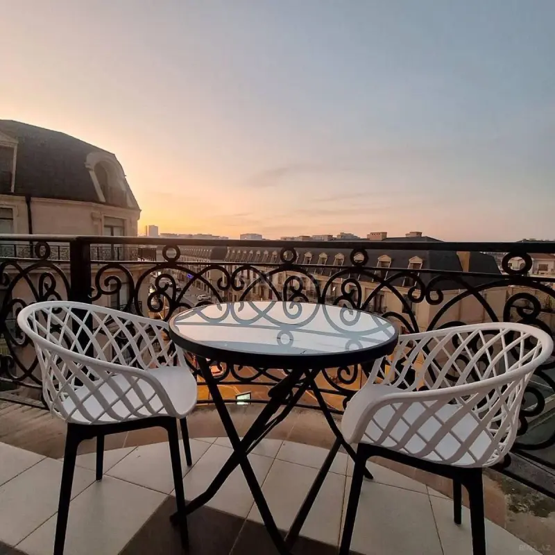 Kirayə verilir 3 otaqlı mənzil 144 m²