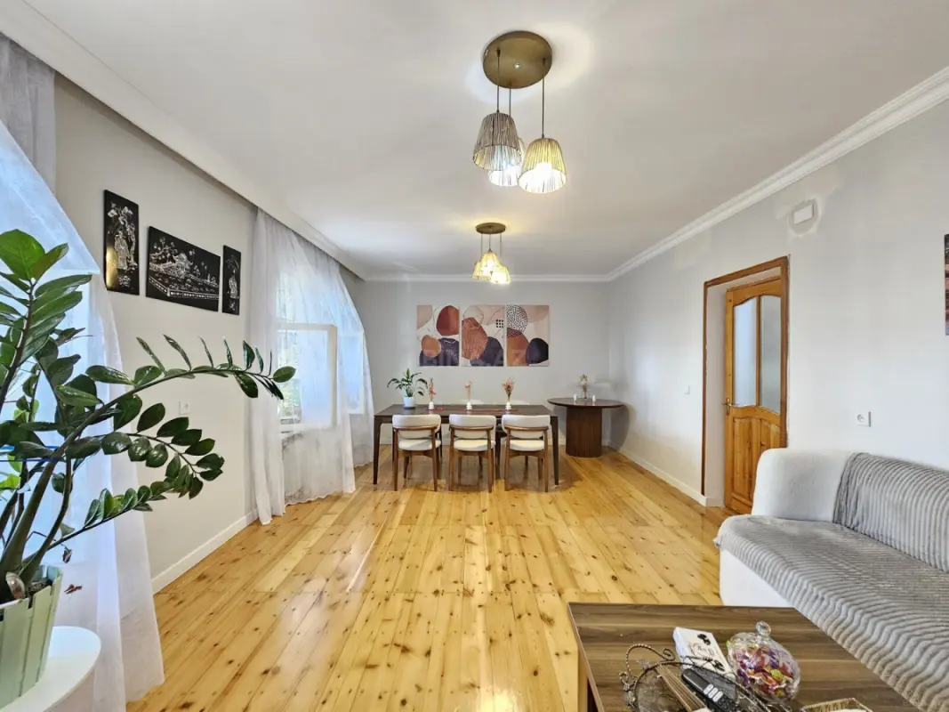 Satılır 5 otaqlı mənzil 120 m²