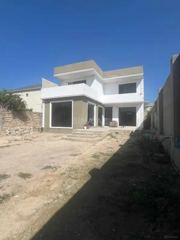 Satılır 5 otaqlı həyət evi 250 m²