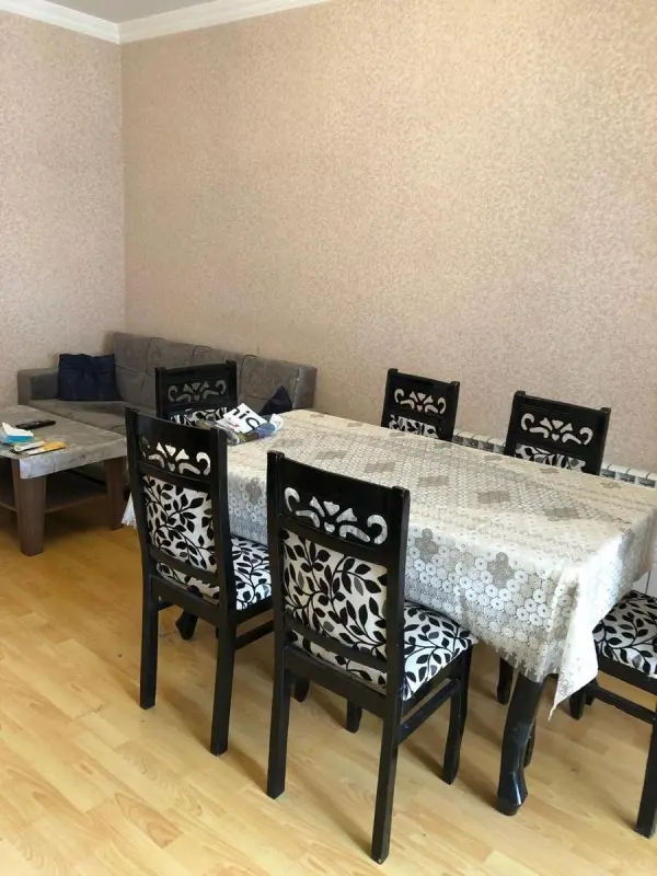 Kirayə verilir 2 otaqlı mənzil 63 m²