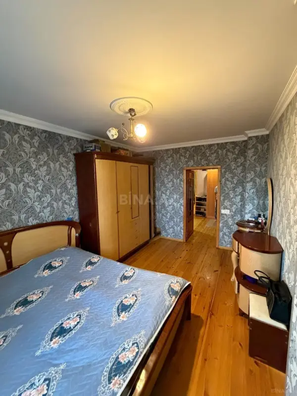 Satılır 4 otaqlı mənzil 100 m²