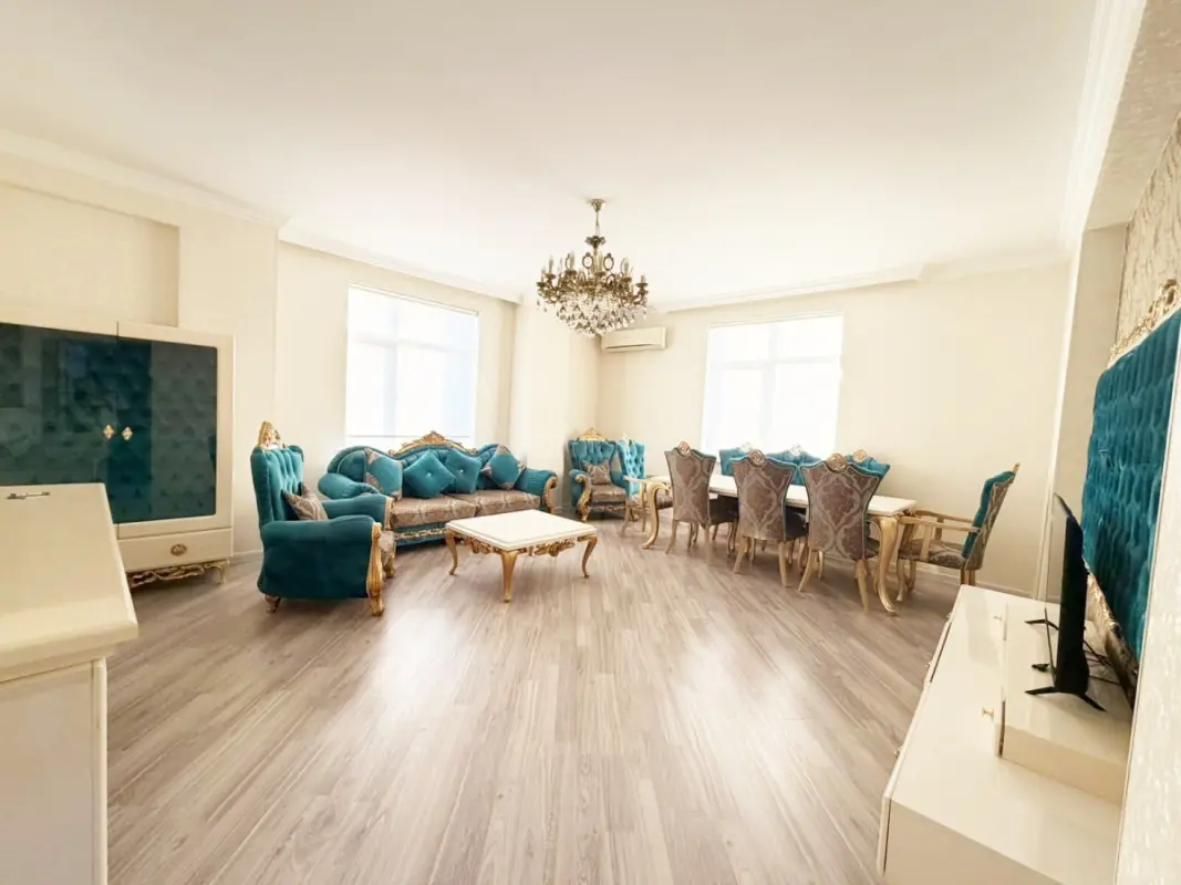 Kirayə verilir 3 otaqlı mənzil 142 m²