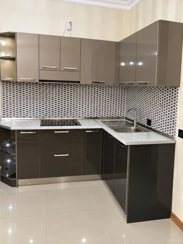 Kirayə verilir 3 otaqlı mənzil 115 m²