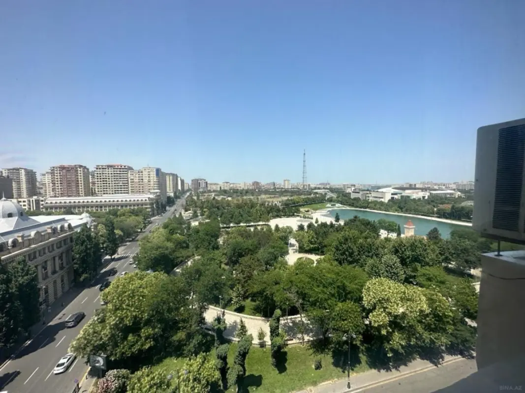 Kirayə verilir 3 otaqlı mənzil 180 m²