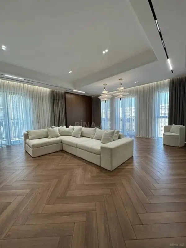 Kirayə verilir 4 otaqlı mənzil 174 m²