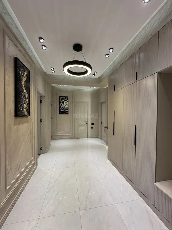 Satılır 3 otaqlı mənzil 129.5 m²