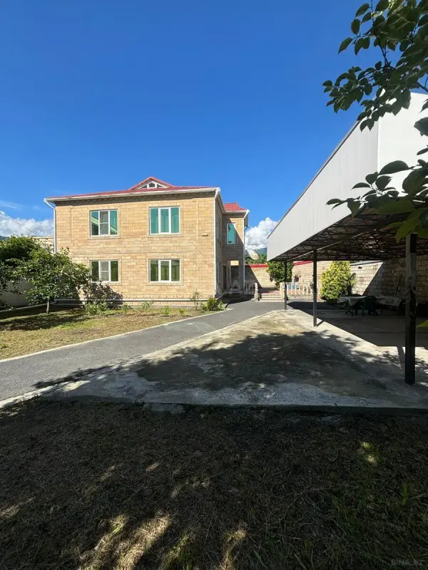 Satılır 6 otaqlı həyət evi 175 m²