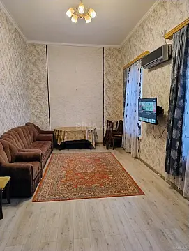 Kirayə verilir 4 otaqlı mənzil 90 m² — Bakı, Nizami 4 otaq 90.00 m²
