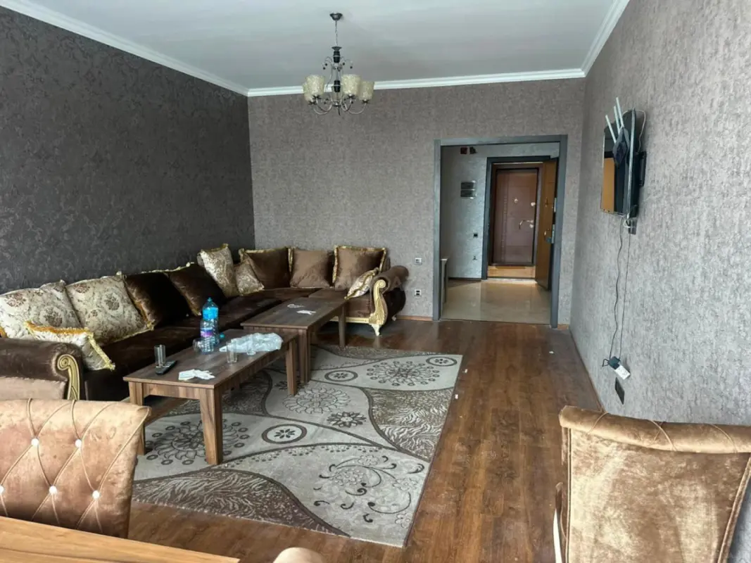 Kirayə verilir 2 otaqlı mənzil 100 m²