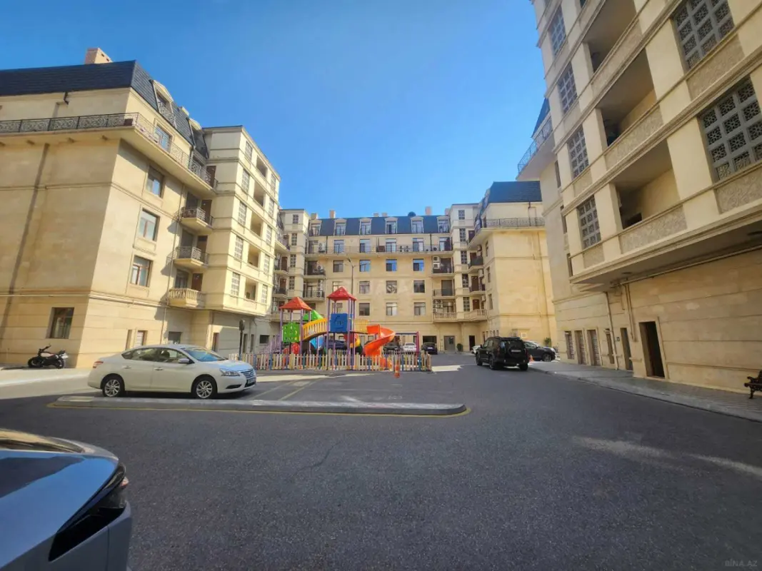 Kirayə verilir 5 otaqlı mənzil 200 m²