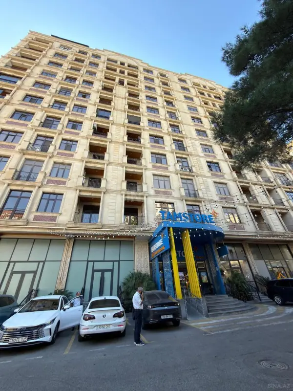 Satılır 3 otaqlı mənzil 177 m²