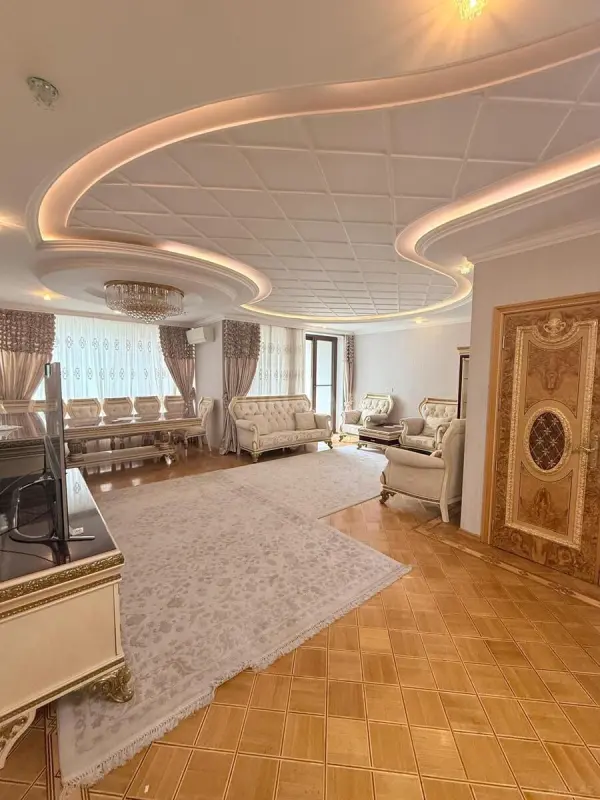 Kirayə verilir 3 otaqlı mənzil 137 m²