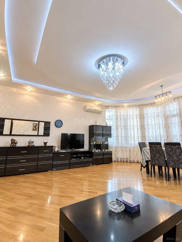 Kirayə verilir 2 otaqlı mənzil 100 m²